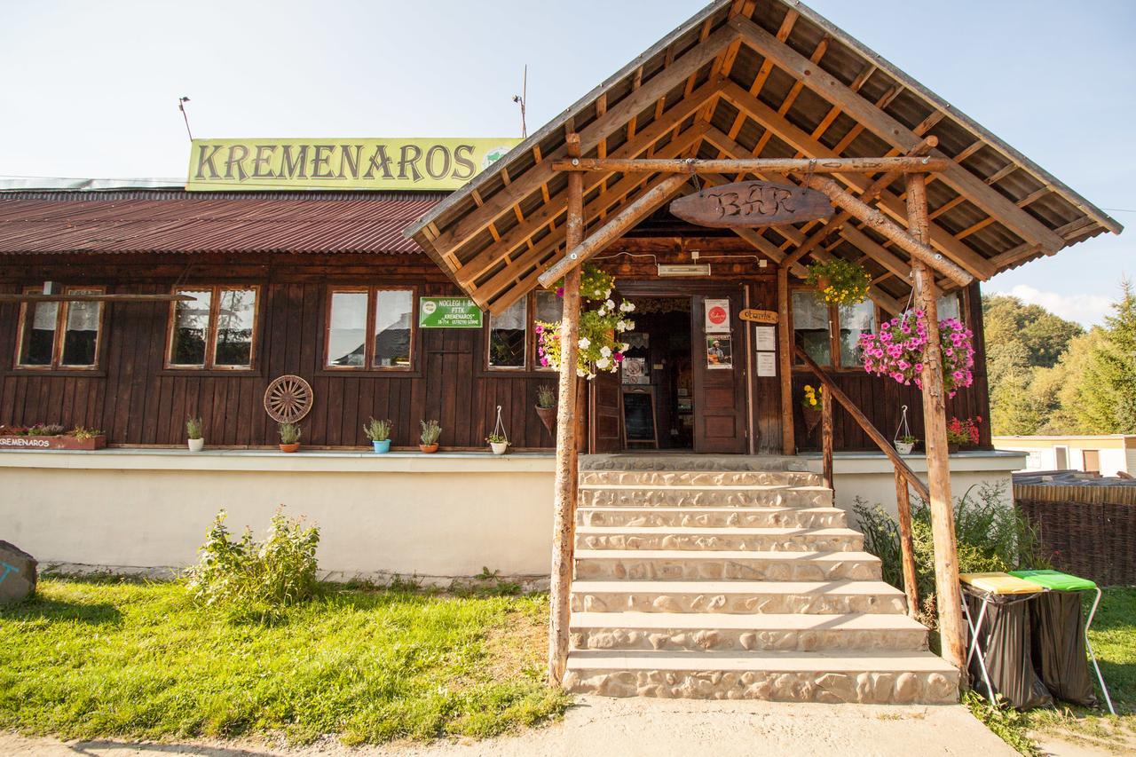 بيت شباب Kremenaros Ustrzyki Górne المظهر الخارجي الصورة